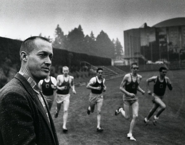 Bill Bowerman là cái tên rất được tin tưởng trong bộ môn điền kinh lúc bấy giờ