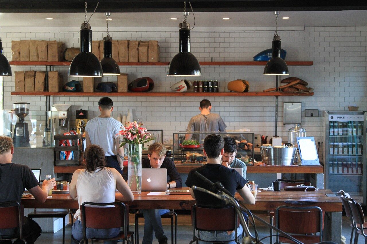 Làm việc ở quán cà phê